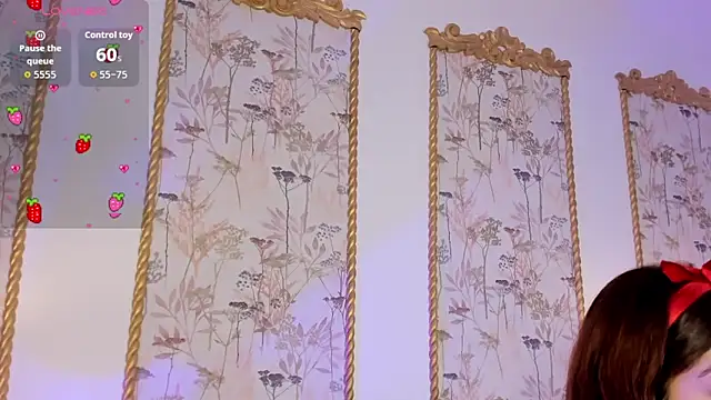 doll eyees  online show from October 31, 2025, 7:15 pm