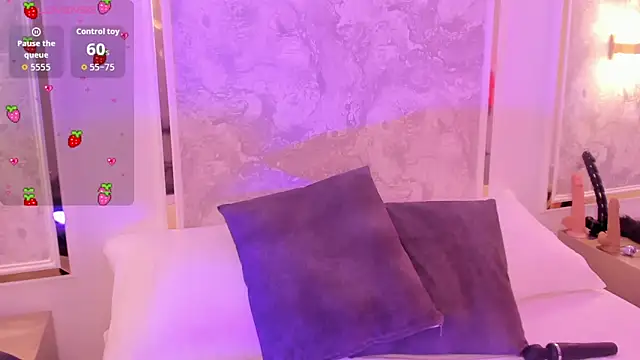 doll eyees  online show from November 11, 2025, 2:11 am