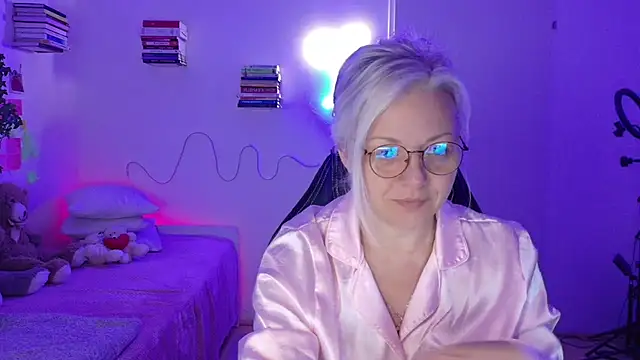 Linsy Kim online show from March 25, 2026, 3:12 am