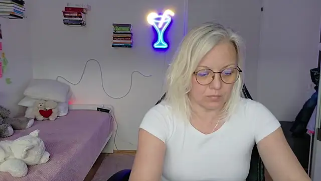 Linsy Kim online show from April 16, 2026, 3:35 pm