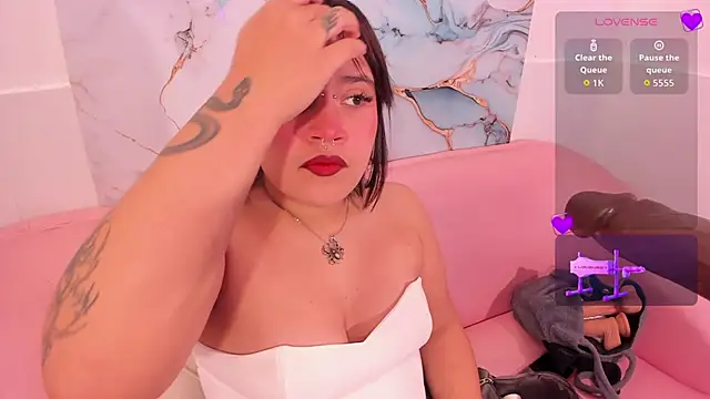 mia yeager online show from December 19, 2025, 7:54 pm