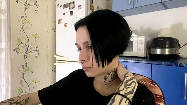 CandaceBlaze online show from October 28, 2025, 8:22 pm