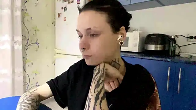 CandaceBlaze online show from November 7, 2025, 8:09 pm