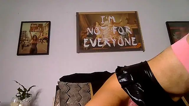 imyourgoodgirl69 online show from March 21, 2026, 1:16 pm