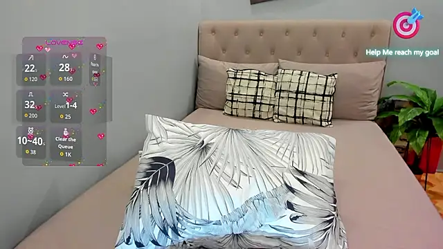 OpheliaMia online show from March 13, 2026, 4:52 am