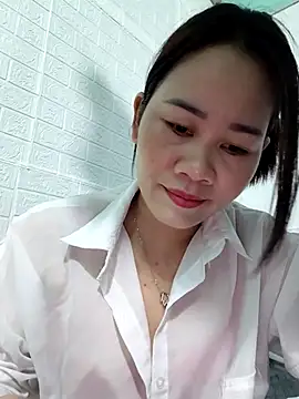 Singlemom69x online show from September 24, 2025, 3:32 am