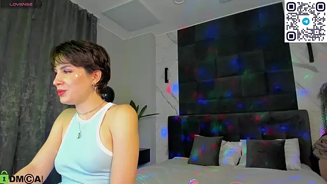 Adeline Perle online show from September 13, 2025, 1:16 am