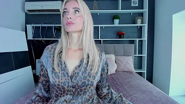 SabrinaSharm online show from September 20, 2025, 11:55 am