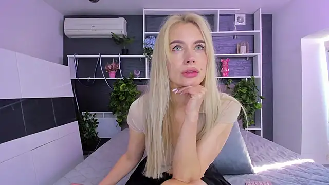 SabrinaSharm online show from May 31, 2026, 5:04 am