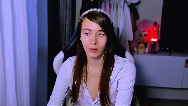 ZoyaMill online show from October 15, 2025, 5:07 am