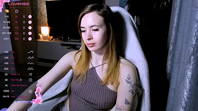 ZoyaMill online show from April 14, 2026, 7:14 am