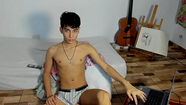 Snapshot of AliottTwink chatting on December 3, 2025, 1:13 am AliottTwink online show from December 3, 2025, 1:13 am