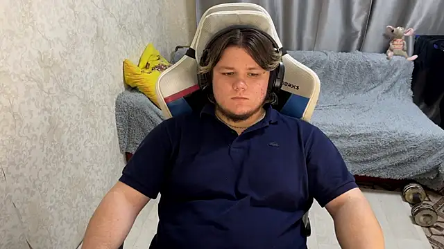 Snapshot of desiredude9 chatting on September 26, 2025, 8:24 pm desiredude9 online show from September 26, 2025, 8:24 pm