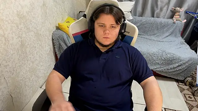 Snapshot of desiredude9 chatting on October 6, 2025, 6:38 pm desiredude9 online show from October 6, 2025, 6:38 pm