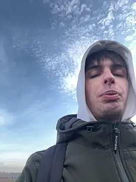 Snapshot of desiredude9 chatting on October 30, 2025, 7:10 am desiredude9 online show from October 30, 2025, 7:10 am