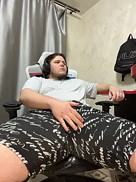 Snapshot of desiredude9 chatting on November 22, 2025, 7:02 pm desiredude9 online show from November 22, 2025, 7:02 pm