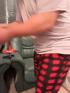 Snapshot of desiredude9 chatting on November 24, 2025, 7:57 pm desiredude9 online show from November 24, 2025, 7:57 pm