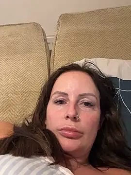 nightingale27 online show from September 19, 2025, 8:20 pm