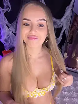 AubrieleRouj1 online show from October 24, 2025, 4:03 pm