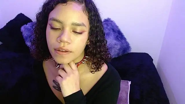 Canela s1 online show from November 21, 2025, 8:51 pm