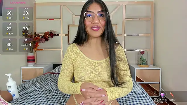 luna maisonn online show from June 27, 2026, 1:17 pm