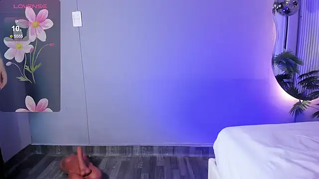 MariathLittle online show from November 25, 2025, 5:46 pm