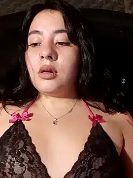 Snapshot of Yuli-27 chatting on October 3, 2025, 12:18 am Yuli-27 online show from October 3, 2025, 12:18 am