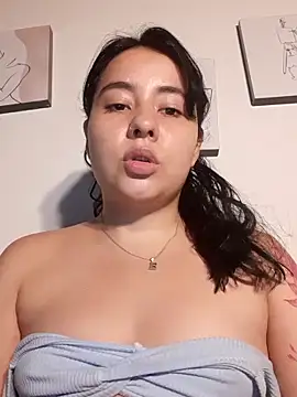 Snapshot of Yuli-27 chatting on October 14, 2025, 2:23 am Yuli-27 online show from October 14, 2025, 2:23 am