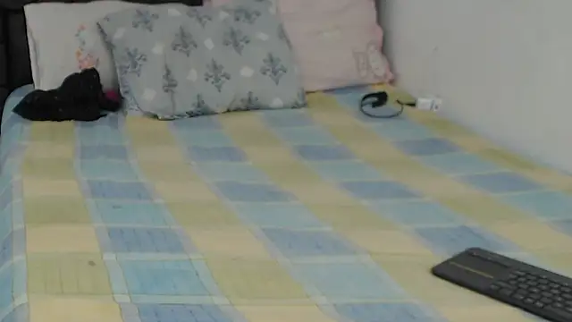 Snapshot of zoe_stp_latina chatting on November 27, 2025, 7:16 pm zoe stp latina online show from November 27, 2025, 7:16 pm