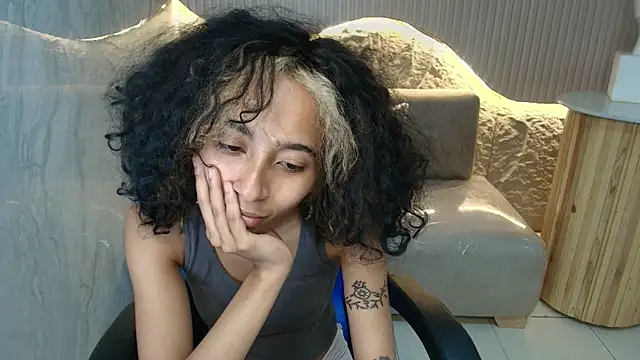 Snapshot of Agnis_ink_r chatting on October 29, 2025, 1:02 pm Agnis ink r online show from October 29, 2025, 1:02 pm