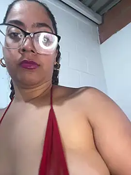 Jessyivonne online show from May 6, 2026, 8:03 pm