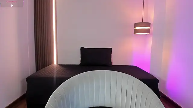 luvely online show from December 19, 2025, 10:39 pm