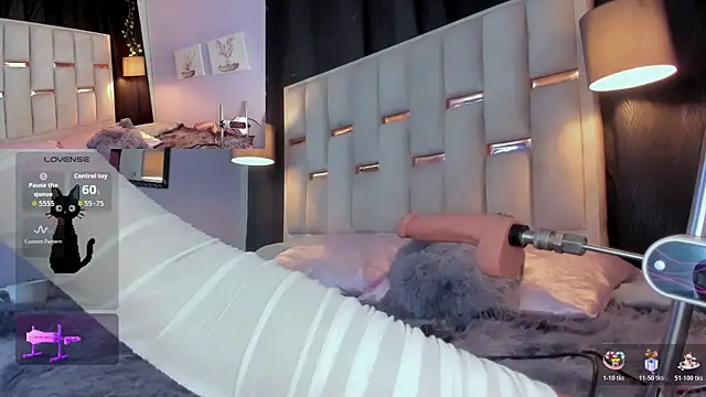 melody-rouss online show from October 30, 2025, 4:03 am