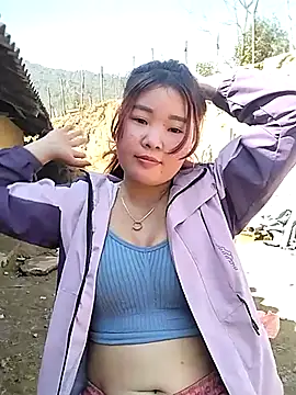 lylylove online show from February 5, 2026, 6:07 am