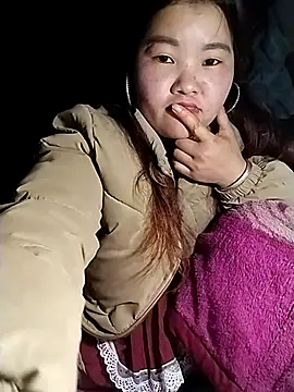 lylylove online show from March 10, 2026, 1:05 pm