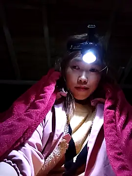 Ngocmi909 online show from November 26, 2025, 1:45 pm