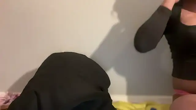 iamvalerixxx online show from September 17, 2025, 6:09 pm