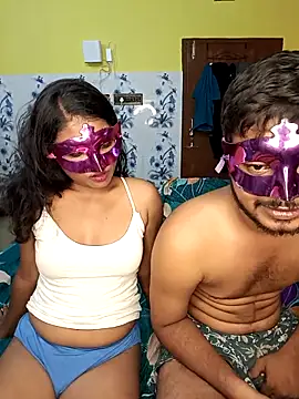 Snapshot of WB_couple143 chatting on September 13, 2025, 3:34 pm WB couple143 online show from September 13, 2025, 3:34 pm