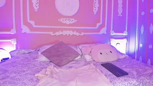 aitana johns online show from October 17, 2025, 1:03 pm