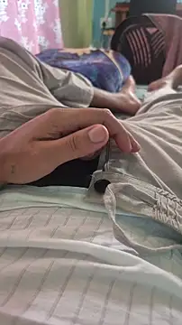 Snapshot of yourdesire069 chatting on April 15, 2026, 9:27 am yourdesire069 online show from April 15, 2026, 9:27 am