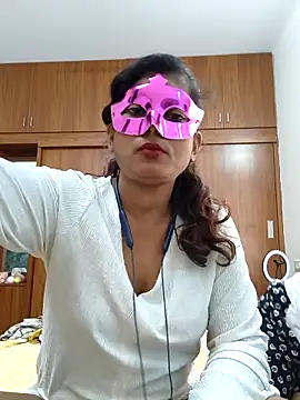 your chandni04 online show from September 26, 2025, 8:18 am