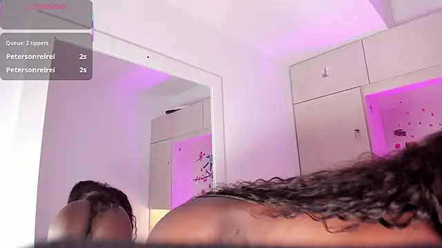 Stefannyevans  online show from November 7, 2025, 1:00 pm