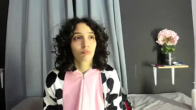 TeensNews18 online show from December 4, 2025, 11:52 am