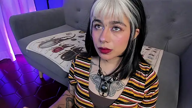 flower smith  online show from March 23, 2026, 11:58 am