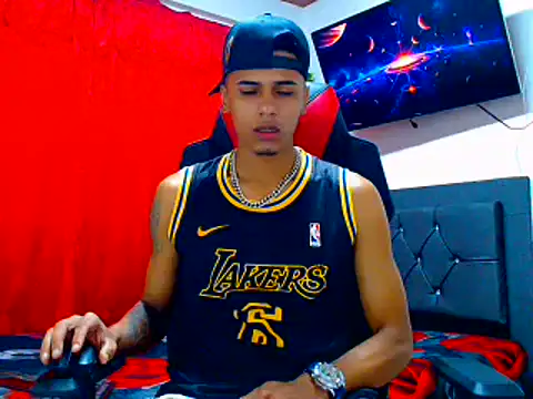 cristian tayron1 online show from July 24, 2026, 2:26 pm