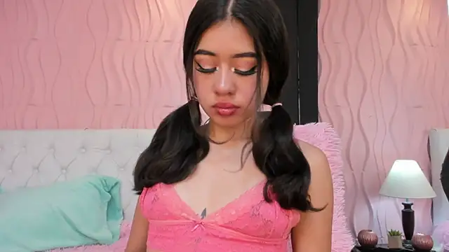 Dulceemia  online show from September 10, 2025, 7:25 pm