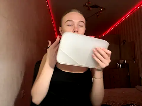 Snapshot of bellameow88 chatting on October 13, 2025, 11:54 am bellameow88 online show from October 13, 2025, 11:54 am