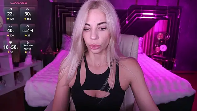 BellaRayyy online show from December 22, 2025, 8:17 pm