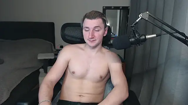 Snapshot of Elvin_Vaenight chatting on November 4, 2025, 12:43 am Elvin Vaenight online show from November 4, 2025, 12:43 am