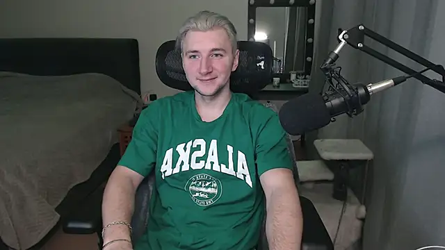 Snapshot of Elvin_Vaenight chatting on November 13, 2025, 11:03 pm Elvin Vaenight online show from November 13, 2025, 11:03 pm